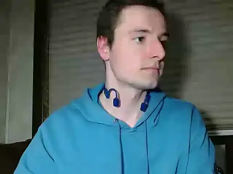 Snapshot of feelingverynaughty chatting on March 17, 1:54 am feelingverynaughty online show from March 17, 1:54 am