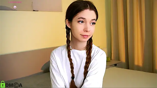 LittleOriana online show from January 19, 7:58 pm