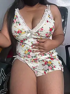 Snapshot of tanvihot2 chatting on May 8, 4:23 pm tanvihot2 online show from May 8, 4:23 pm