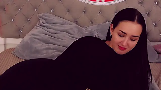 KimKhallifa online show from February 19, 11:06 am