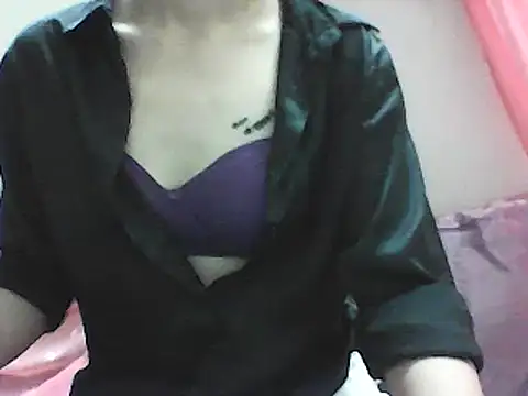 Snapshot of roseofvenom chatting on December 30, 5:23 pm roseofvenom online show from December 30, 5:23 pm