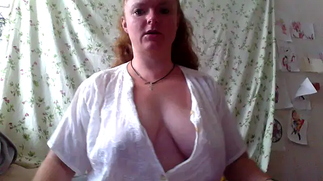 Snapshot of Rae_Jeannie chatting on July 11, 7:11 am Rae Jeannie online show from July 11, 7:11 am