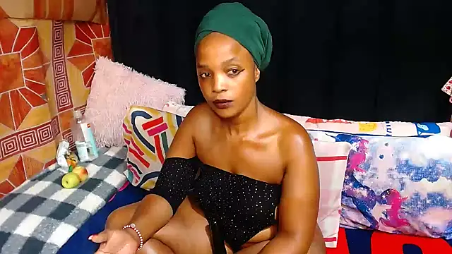 Snapshot of Thickbootykim chatting on June 5, 7:19 pm Thickbootykim online show from June 5, 7:19 pm