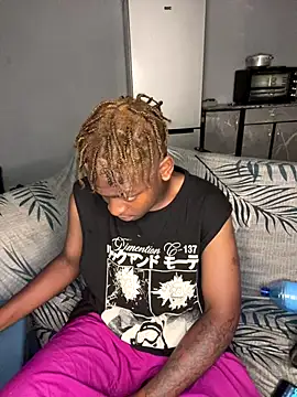 Snapshot of Redfucks333 chatting on January 8, 9:50 pm Redfucks333 online show from January 8, 9:50 pm