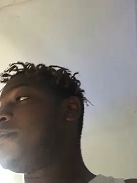 Snapshot of Redfucks333 chatting on February 16, 6:37 pm Redfucks333 online show from February 16, 6:37 pm