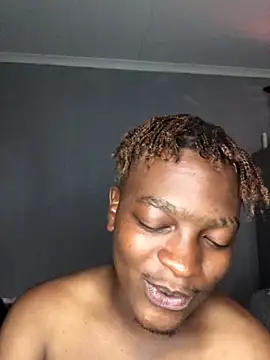 Snapshot of Redfucks333 chatting on March 5, 8:05 pm Redfucks333 online show from March 5, 8:05 pm