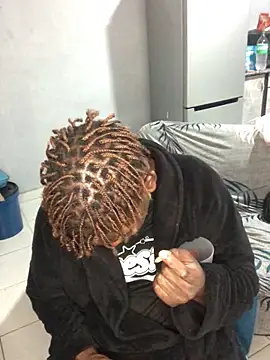 Snapshot of Redfucks333 chatting on March 6, 9:33 pm Redfucks333 online show from March 6, 9:33 pm