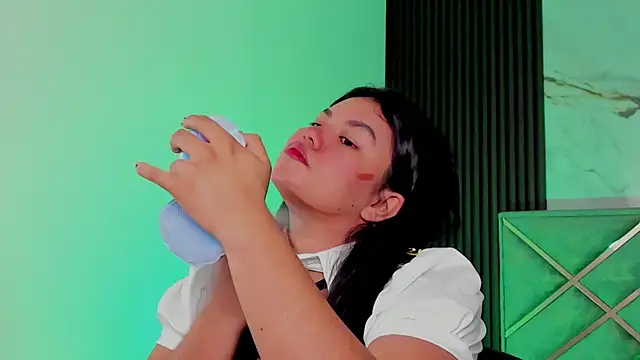 Snapshot of Geabloom chatting on October 13, 11:32 am Geabloom online show from October 13, 11:32 am