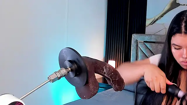 Snapshot of Geabloom chatting on February 1, 11:53 am Geabloom online show from February 1, 11:53 am