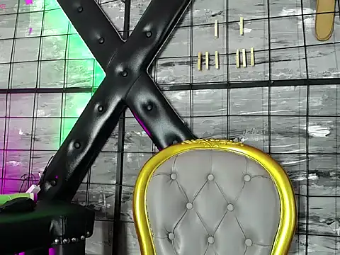 Snapshot of Alana_Roth chatting on February 20, 3:34 am Alana Roth online show from February 20, 3:34 am