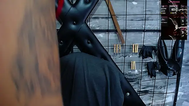 Snapshot of Alana_Roth chatting on November 12, 7:13 pm Alana Roth online show from November 12, 7:13 pm