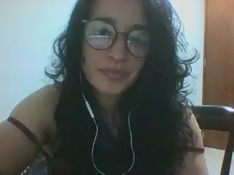 Snapshot of Dayisrik4 chatting on July 27, 10:28 pm Dayisrik4 online show from July 27, 10:28 pm