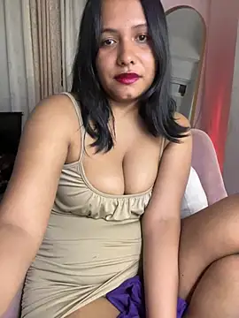 Ninabrunette18 online show from August 4, 9:01 am