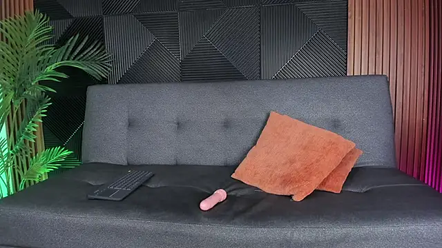 Snapshot of saul_novak chatting on January 10, 7:54 pm saul novak online show from January 10, 7:54 pm