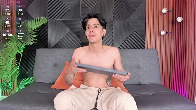 Snapshot of saul_novak chatting on January 18, 7:37 pm saul novak online show from January 18, 7:37 pm