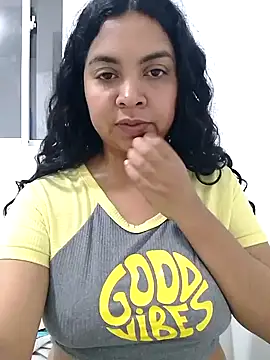 Snapshot of Brendabluee chatting on January 31, 1:33 am Brendabluee online show from January 31, 1:33 am