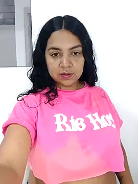 Snapshot of Brendabluee chatting on February 5, 12:49 pm Brendabluee online show from February 5, 12:49 pm