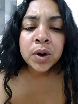 Snapshot of Brendabluee chatting on February 21, 1:00 am Brendabluee online show from February 21, 1:00 am