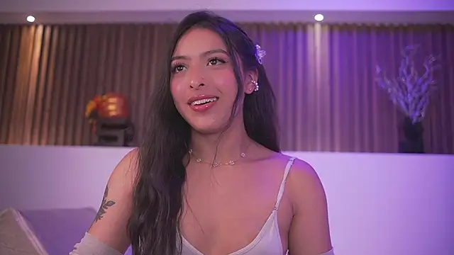 Snapshot of Camila_dupont chatting on June 5, 3:57 am Camila dupont online show from June 5, 3:57 am