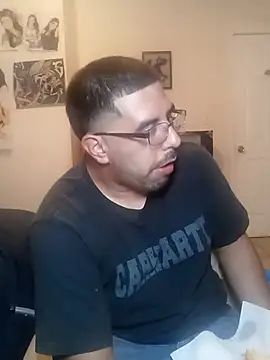 Snapshot of k1oudE chatting on October 24, 5:04 am k1oudE online show from October 24, 5:04 am