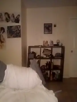 Snapshot of k1oudE chatting on December 3, 9:29 am k1oudE online show from December 3, 9:29 am