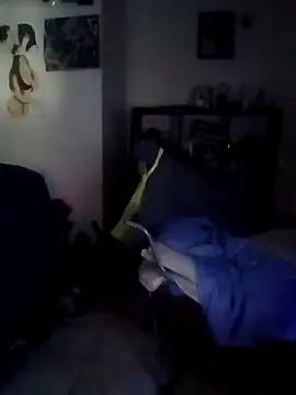 Snapshot of k1oudE chatting on December 13, 7:53 pm k1oudE online show from December 13, 7:53 pm