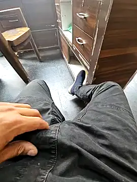 Snapshot of pyasevickybabu563 chatting on March 13, 4:27 am pyasevickybabu563 online show from March 13, 4:27 am