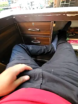 Snapshot of pyasevickybabu563 chatting on March 18, 12:36 pm pyasevickybabu563 online show from March 18, 12:36 pm