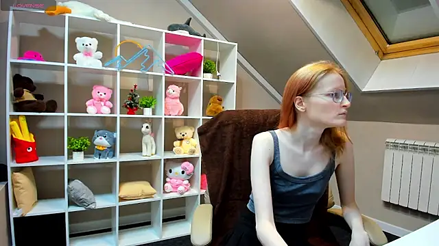 Snapshot of ElizabethHarpper chatting on January 2, 1:06 am ElizabethHarpper online show from January 2, 1:06 am