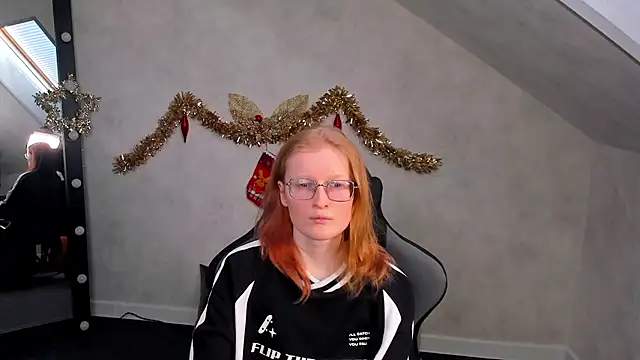 Snapshot of ElizabethHarpper chatting on January 14, 8:41 am ElizabethHarpper online show from January 14, 8:41 am