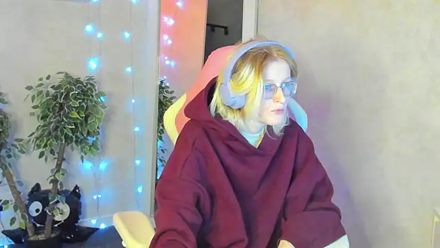 ElizabethHarpper online show from December 1, 12:59 am