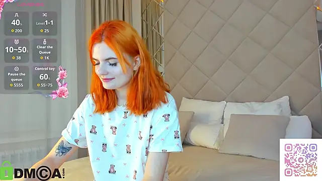 Snapshot of CharlotteMitchell chatting on October 22, 12:11 am CharlotteMitchell online show from October 22, 12:11 am