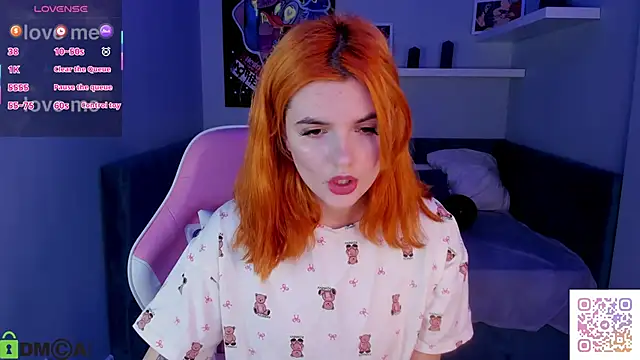 Snapshot of CharlotteMitchell chatting on November 4, 7:51 am CharlotteMitchell online show from November 4, 7:51 am