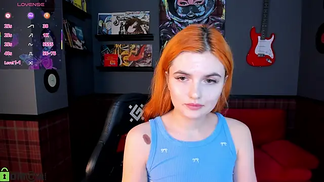 Snapshot of CharlotteMitchell chatting on November 10, 9:19 am CharlotteMitchell online show from November 10, 9:19 am