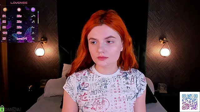 Snapshot of CharlotteMitchell chatting on December 5, 9:18 am CharlotteMitchell online show from December 5, 9:18 am