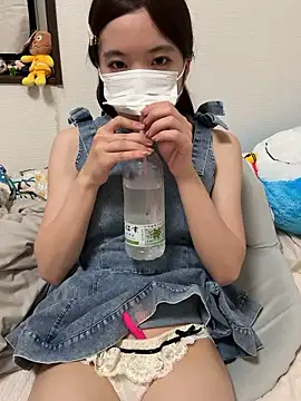 RIRI Chan  online show from July 18, 11:58 am