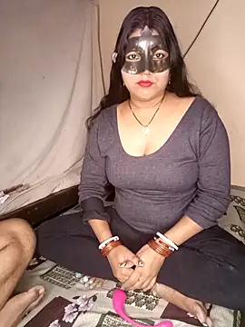 Hot muskaan online show from December 16, 5:40 pm