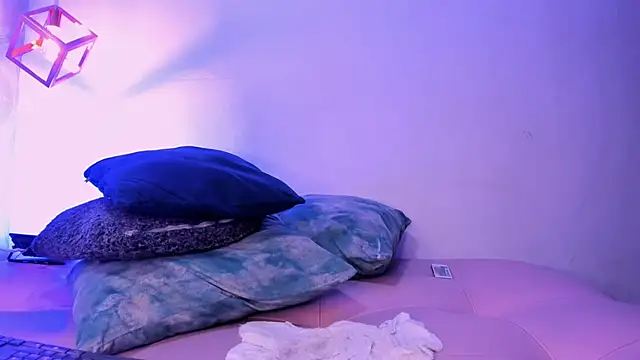 Angel Khouri online show from March 17, 11:00 am