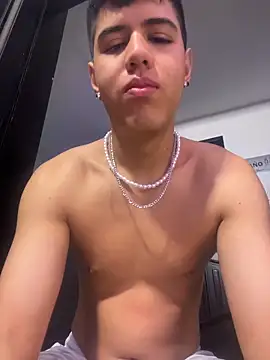 Angel Khouri online show from November 17, 11:10 pm