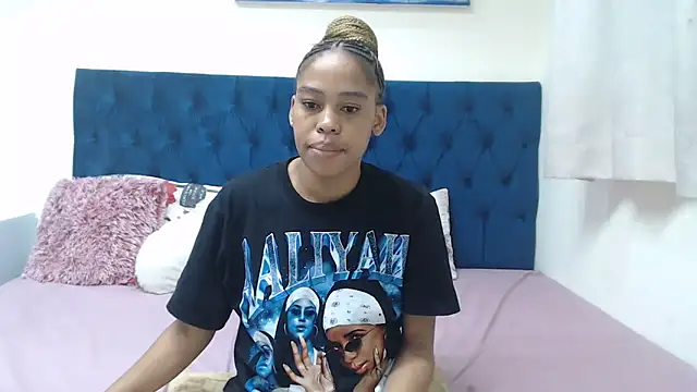 Snapshot of naughtiest_baddy chatting on February 9, 6:37 pm naughtiest baddy online show from February 9, 6:37 pm
