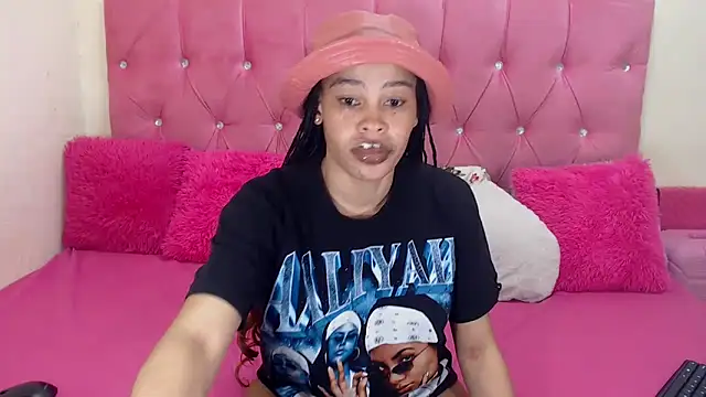 Snapshot of naughtiest_baddy chatting on September 19, 4:29 pm naughtiest baddy online show from September 19, 4:29 pm