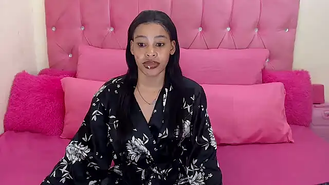 Snapshot of naughtiest_baddy chatting on October 6, 9:07 am naughtiest baddy online show from October 6, 9:07 am