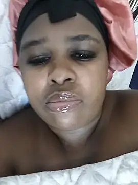 Snapshot of SexyLadyBoosxx chatting on June 3, 8:14 pm SexyLadyBoosxx online show from June 3, 8:14 pm
