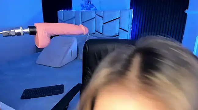 daniiphoeniixx online show from January 14, 8:04 pm