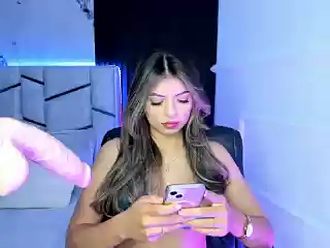 daniiphoeniixx online show from February 7, 7:06 pm