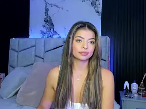 daniiphoeniixx online show from February 24, 7:19 pm