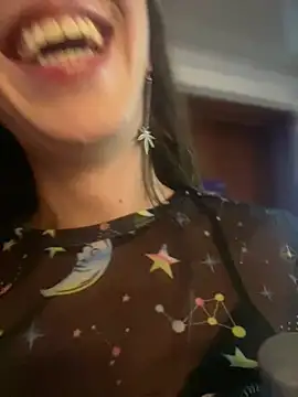 Snapshot of Sara_Davina chatting on June 24, 4:11 am Sara Davina online show from June 24, 4:11 am