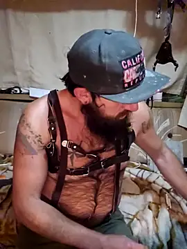 StruggleSnuggles online show from October 29, 8:38 am