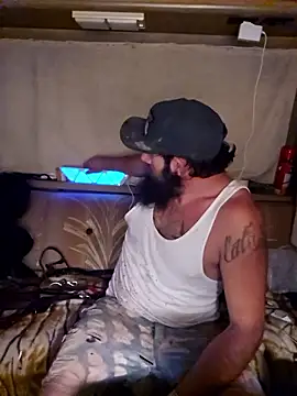 StruggleSnuggles online show from November 1, 2:57 am