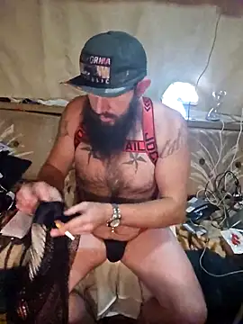 StruggleSnuggles online show from November 18, 9:03 am